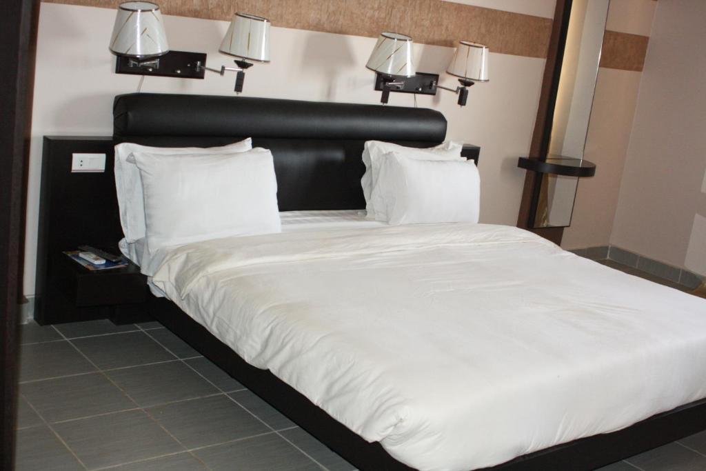 דקר Hotel Magic Land מראה חיצוני תמונה
