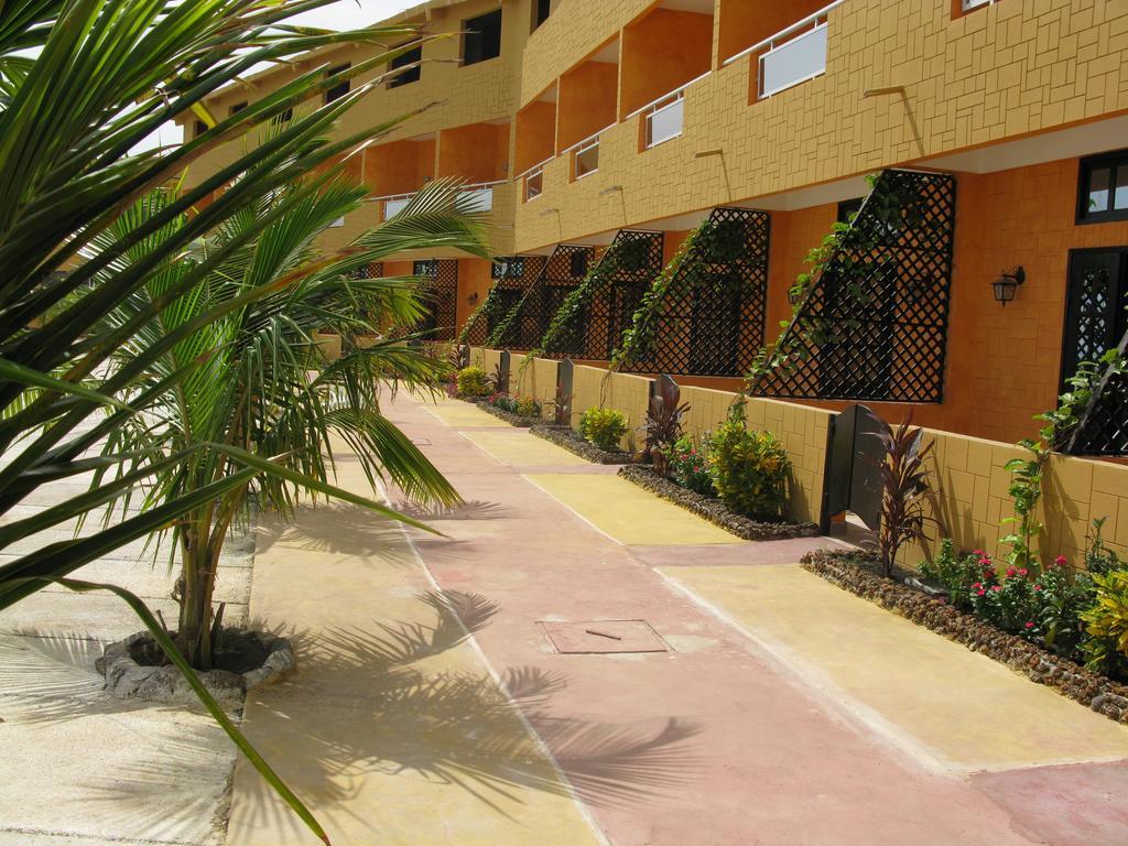 דקר Hotel Magic Land מראה חיצוני תמונה