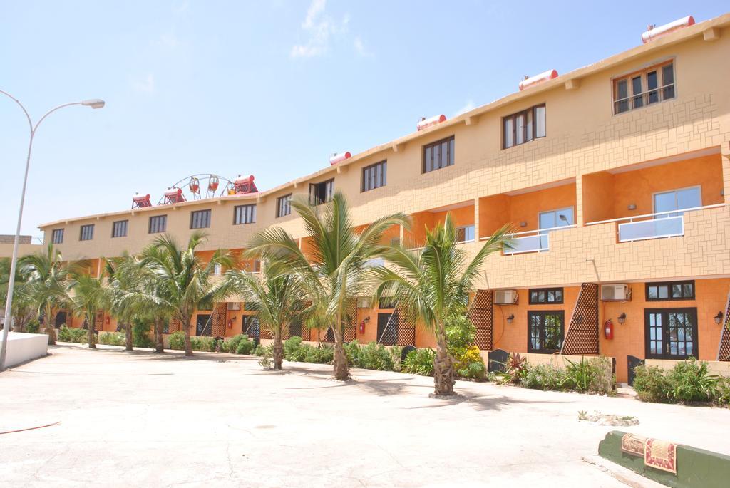 דקר Hotel Magic Land מראה חיצוני תמונה